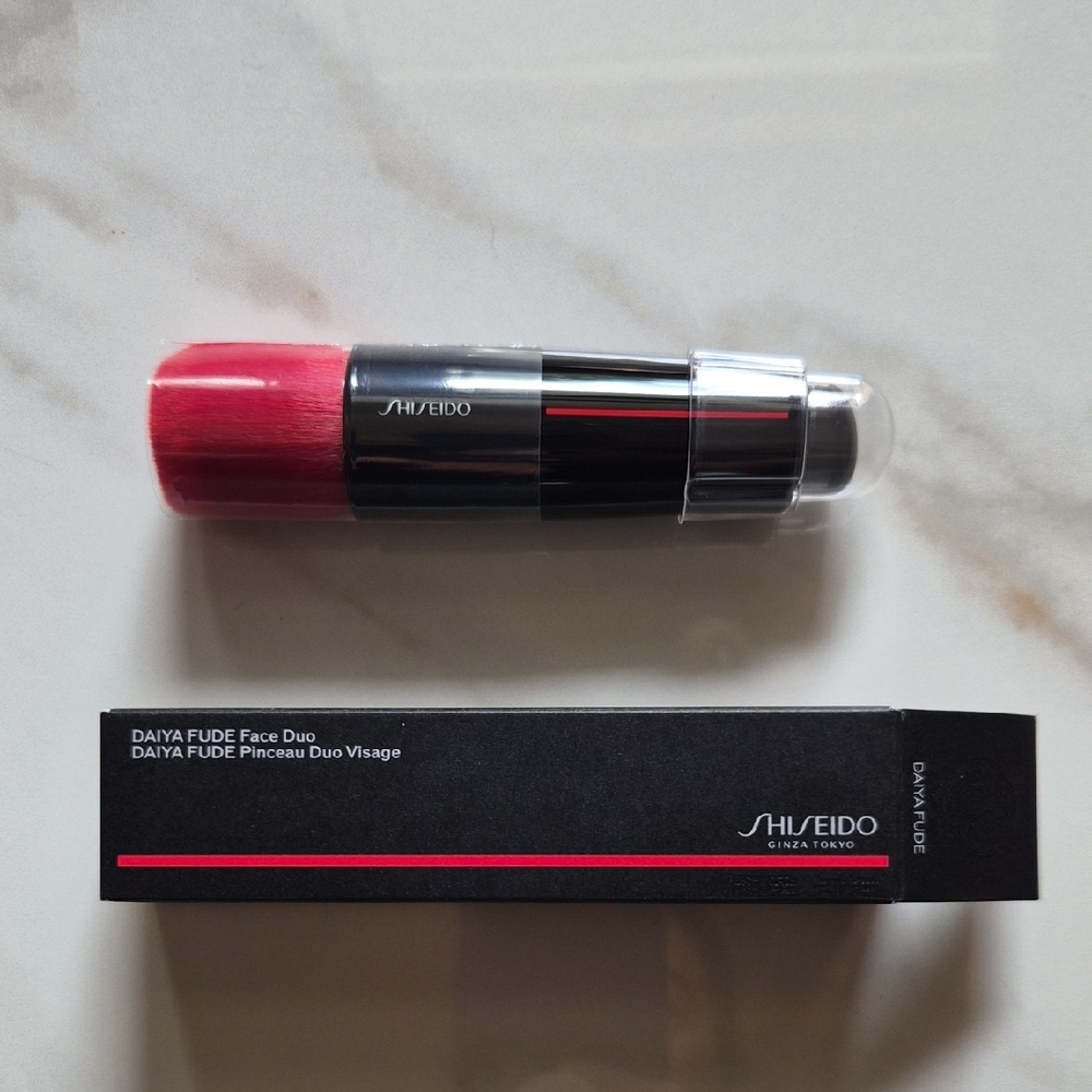 Shiseido Daiya Fude Face Duo: Brush